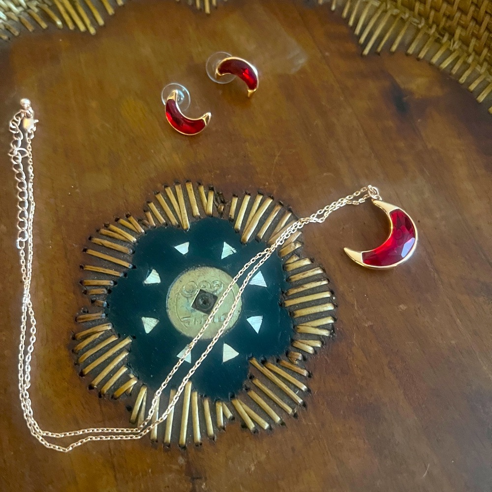 Red Moon Earring & Necklace Set